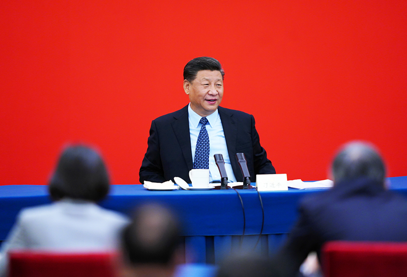 2020年5月23日上午，习近平总书记看望参加全国政协十三届三次会议的经济界委员，并参加联组会，听取意见和建议。